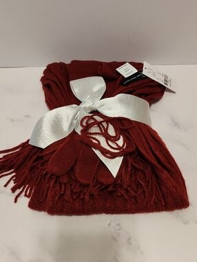 New York & Company Burgundy  Knit Scarf and Glove Set - Women Brand New